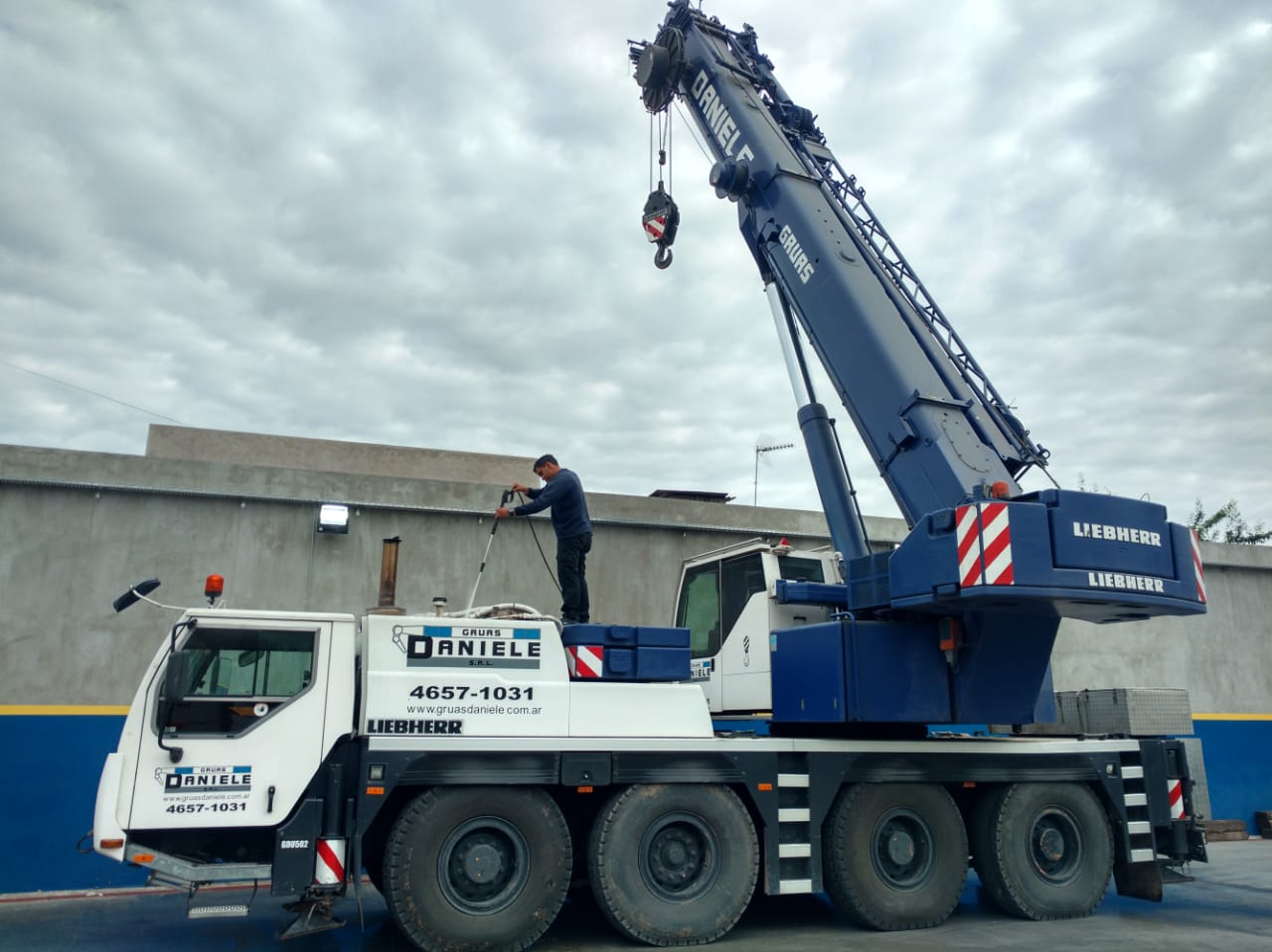 Liebherr LTM1070
