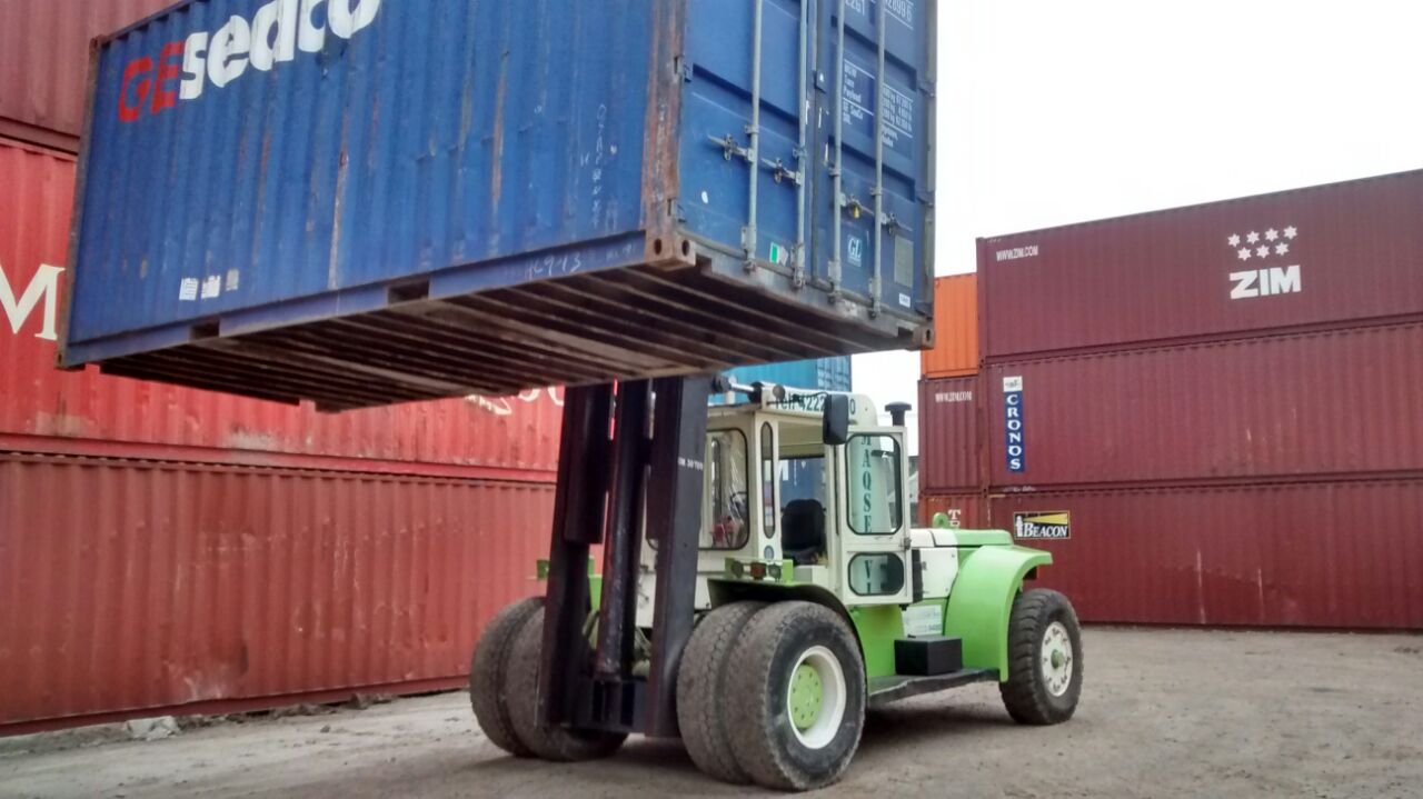 Autoelevadores de 2,5 a 30 tn.