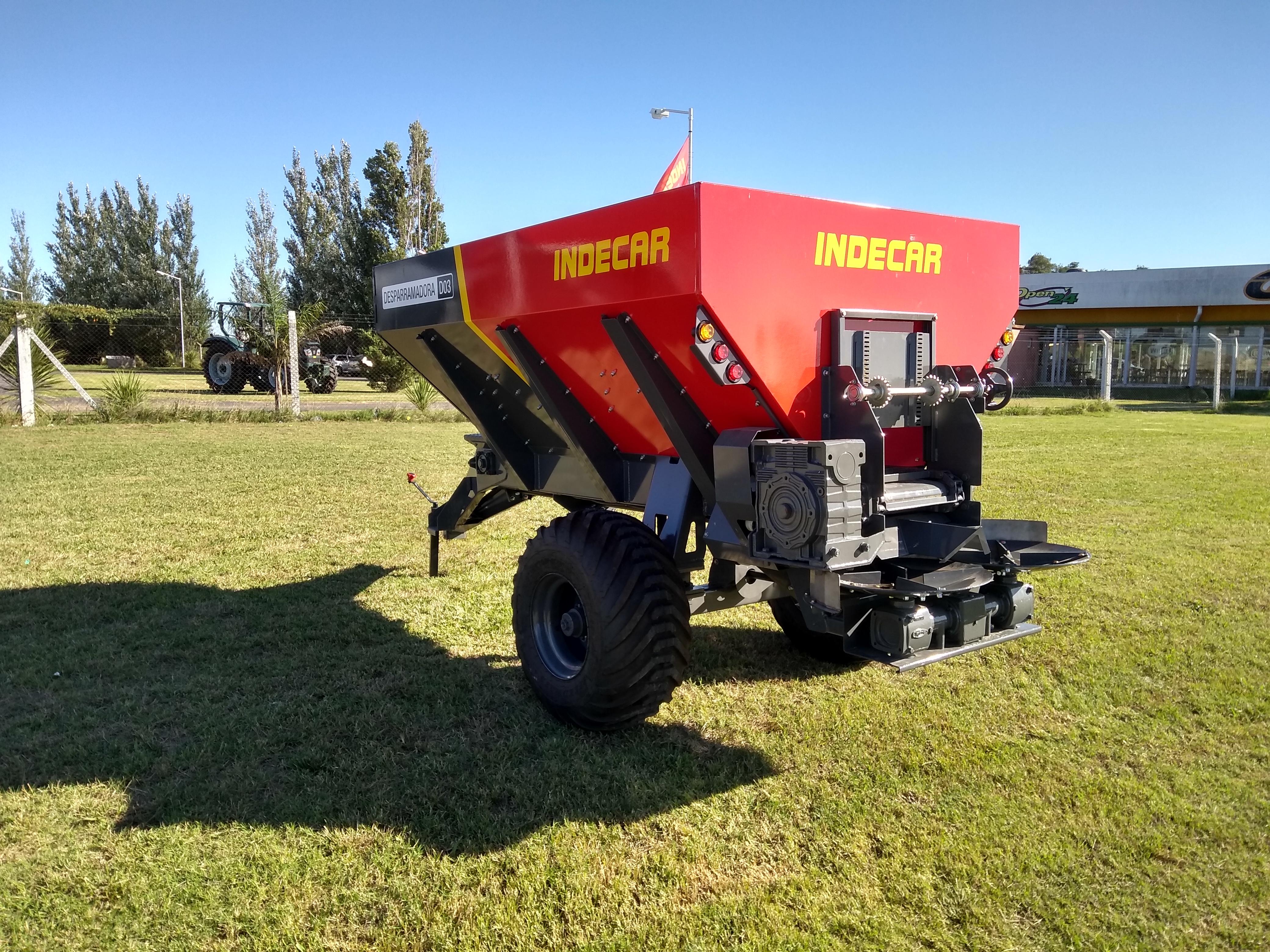 DESPARRAMADORA DO3 Desparramadora de arena, fertilizantes y áridos