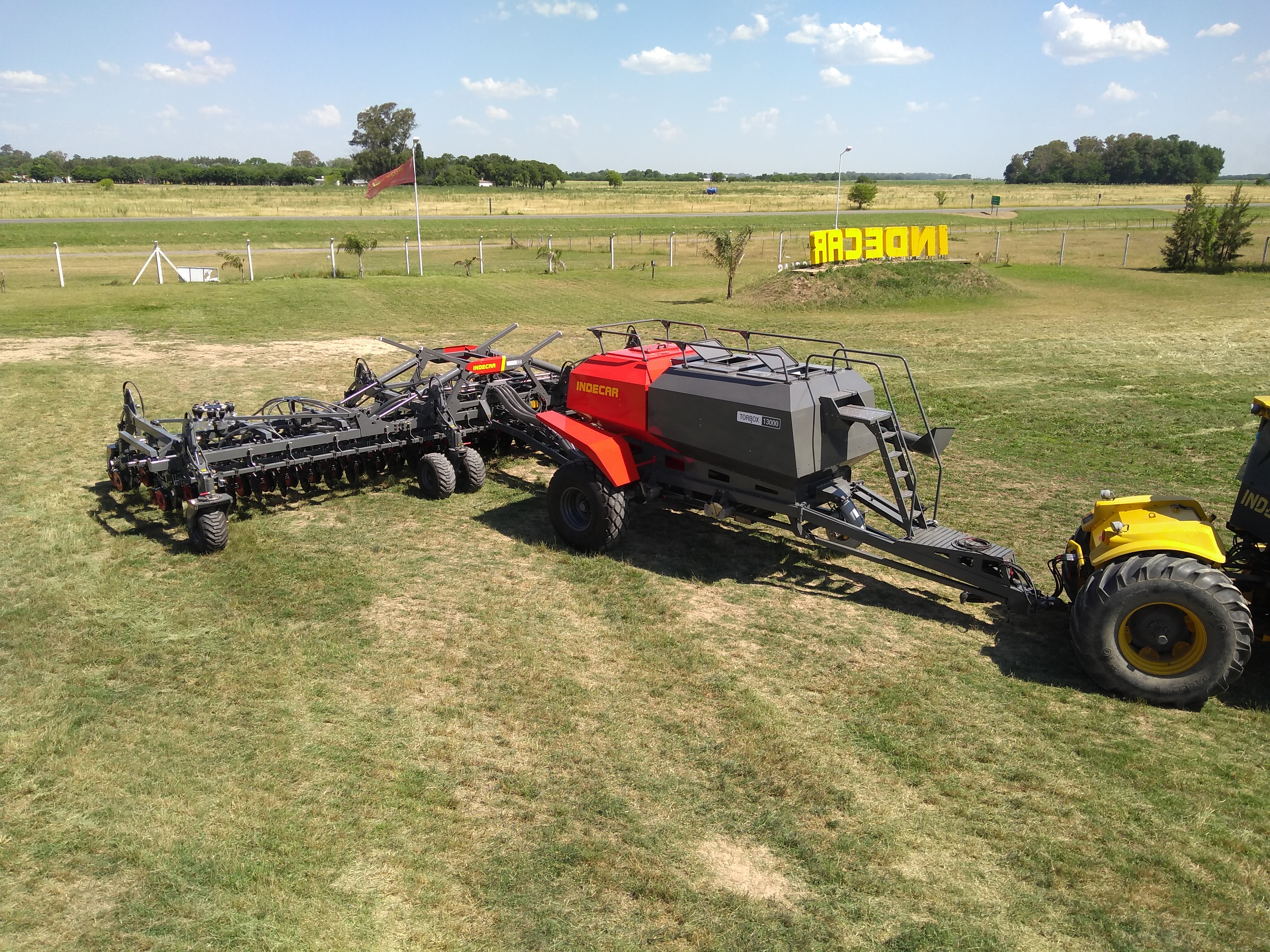 TORFLEX Sembradora Air Drill Para pasturas, granos finos y gruesos
