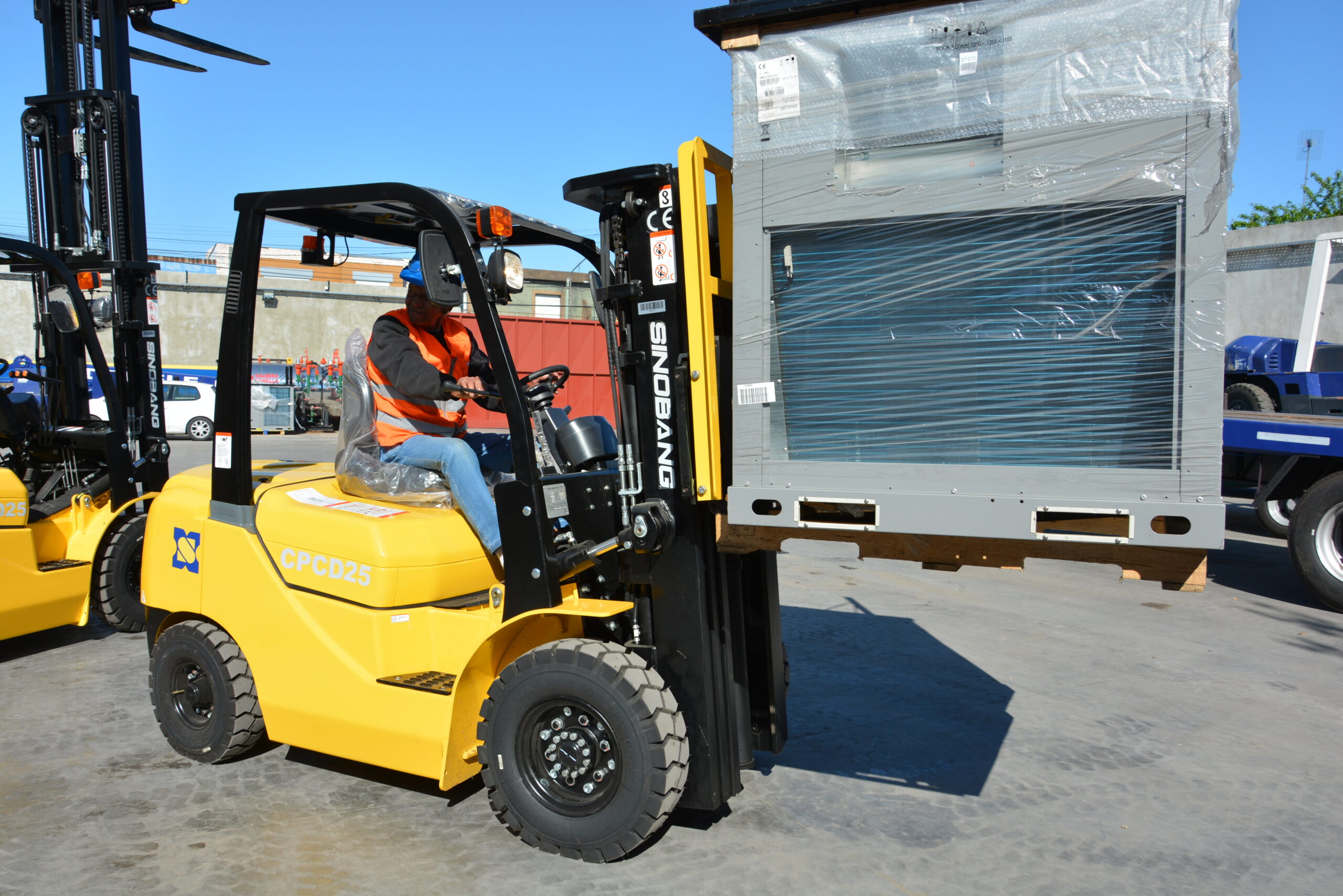 Venta de autoelevadores nuevos y usados.