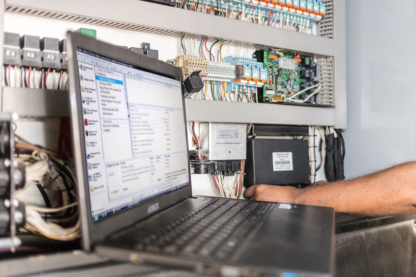 Servicio técnico de máquinas viales