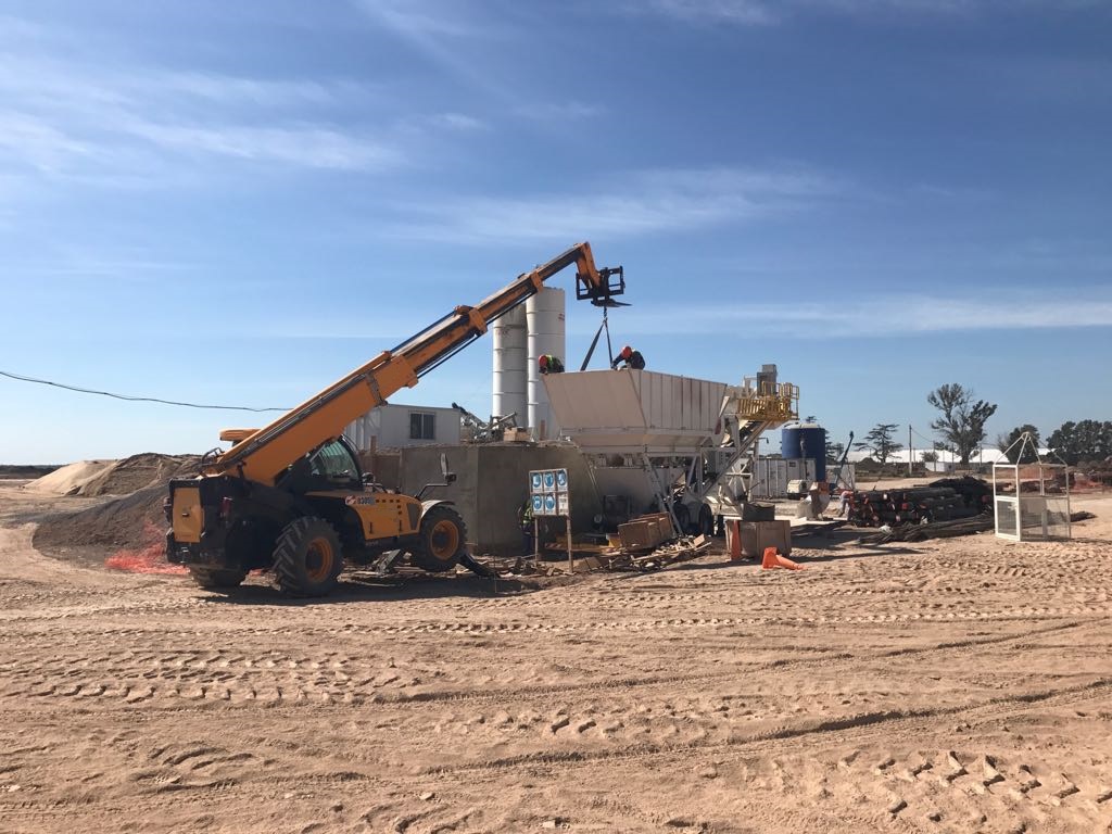 SERVICIO DE MANIPULADOR TELESCOPICO CON CHOFER
