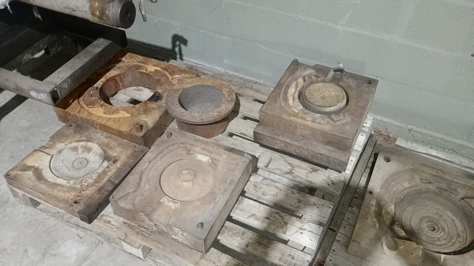 Prensas y matrices para ollas